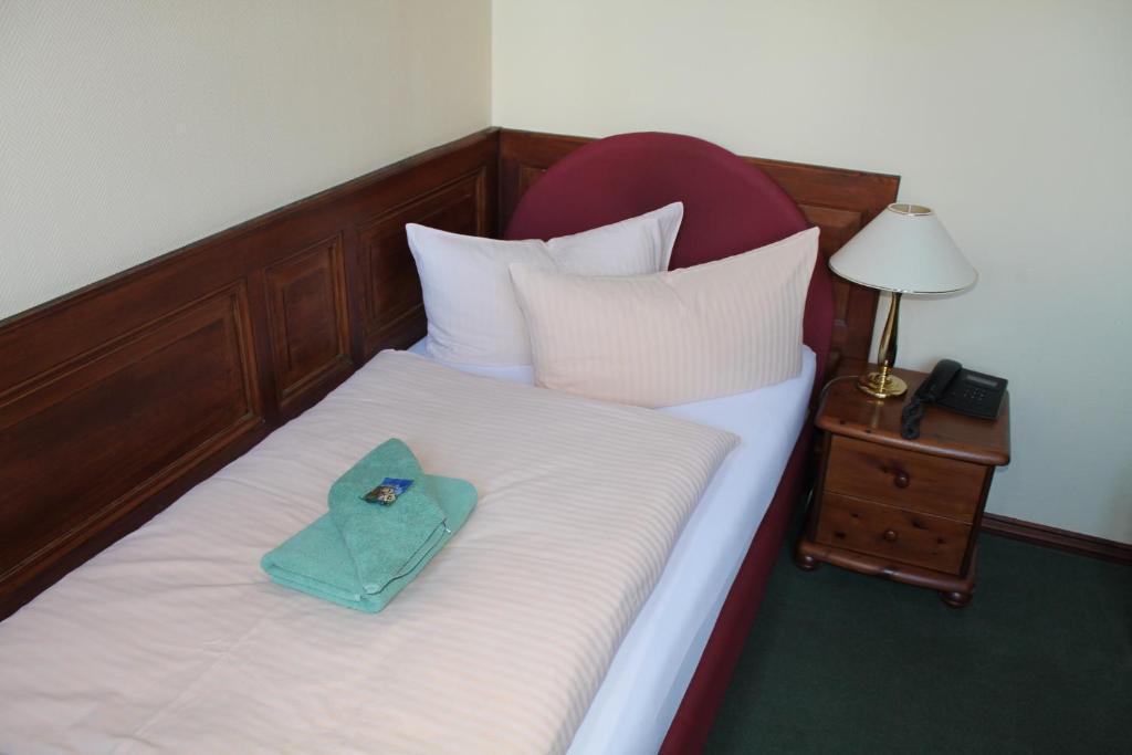 Hotel Garni Am Dippeplatz Quedlinbourg Chambre photo